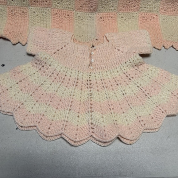 Vintage Handmade Crocheted Salmon Pink Cream Baby Blanket & Baby/Doll Dress - Picture 2 of 12